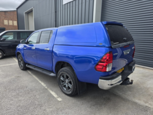 2023 Toyota Hilux 2.4 D-4d Icon in Blue — image 3