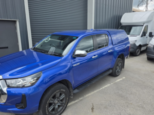 2023 Toyota Hilux 2.4 D-4d Icon in Blue — image 4