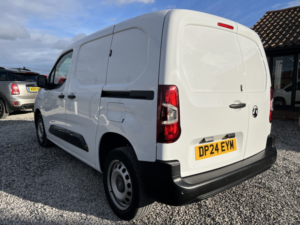 2024 Vauxhall Combo 1.5 Combo Pv Prime 1.5d 100 S&s Mt6 in White — image 5