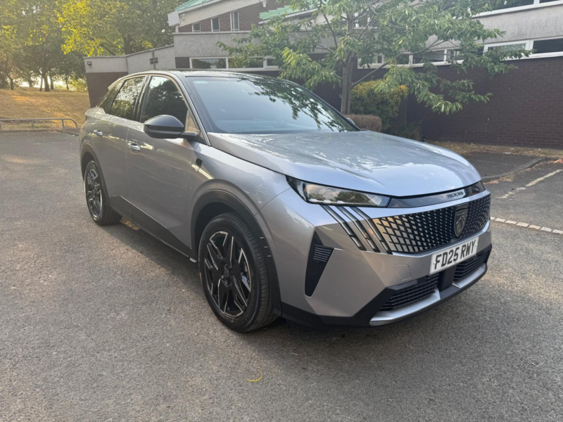 2025 Peugeot 3008 1.2 Gt SUV 5dr Petrol Hybrid E-Dsc6 Euro 6 (s/s) (136 Ps) in Grey — image 1