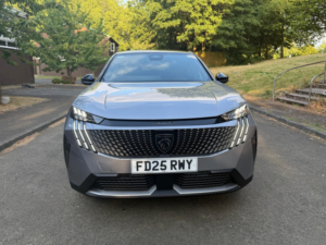 2025 Peugeot 3008 1.2 Gt SUV 5dr Petrol Hybrid E-Dsc6 Euro 6 (s/s) (136 Ps) in Grey — image 2