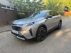 2025 Peugeot 3008 1.2 Gt SUV 5dr Petrol Hybrid E-Dsc6 Euro 6 (s/s) (136 Ps) in Grey — image 3