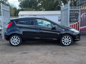 2016 Ford Fiesta 1.0t Ecoboost Titanium Euro 6 (s/s) 5dr in Black — image 4