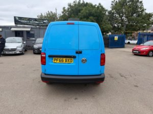 2016 Volkswagen Caddy Maxi 2.0 Tdi C20 Bluemotion Tech Startline Lwb Euro 6 (s/s) 6dr in Blue — image 5