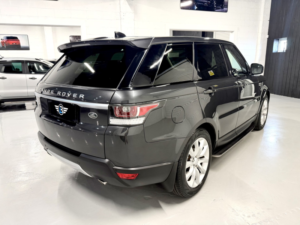 2017 Land Rover Range Rover Sport 3.0 Sd V6 Hse in Grey — image 2