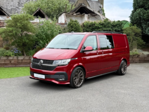 2022 Volkswagen Transporter 2.0 Tdi T32 Highline DSG Lwb in Red — image 2