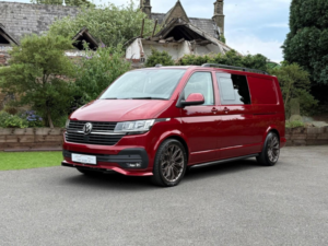 2022 Volkswagen Transporter 2.0 Tdi T32 Highline DSG Lwb in Red — image 4