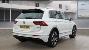 2018 Volkswagen Tiguan 2.0 Tdi R-Line DSG 4 Motion in White — image 3