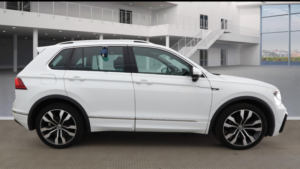 2018 Volkswagen Tiguan 2.0 Tdi R-Line DSG 4 Motion in White — image 4