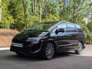 2019 Toyota Estima Hybrid- 8 Seats in Black — image 3