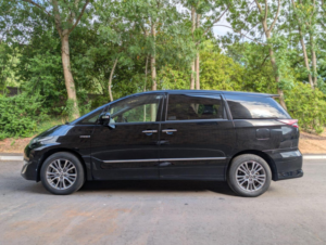 2019 Toyota Estima Hybrid- 8 Seats in Black — image 4
