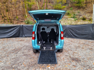 2017 Fiat Qubo Wheelchair Accessible Disabled Access Vehicle Wav in Green — image 2