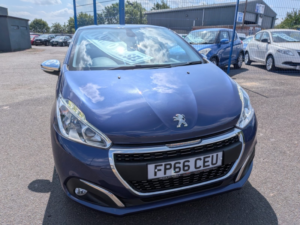 2016 Peugeot 208 1.6 Bluehdi Allure in Blue — image 2