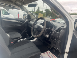 2014 Isuzu D-Max 2.5 Td Eiger in White — image 3