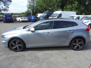 2017 Volvo V40 2.0 D3 R-Design Pro Euro 6 (s/s) 5dr in Silver — image 5