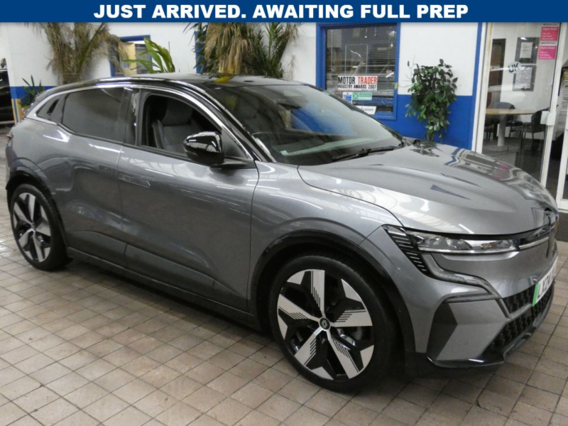 2024 Renault Megane E-Tech 60kwh Techno+ Hatchback 5dr Electric Auto (optimum Charge) (220 Ps) in Grey — image 1