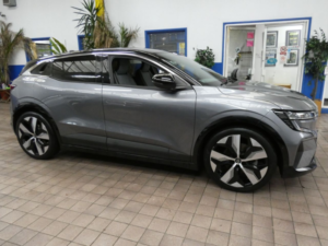 2024 Renault Megane E-Tech 60kwh Techno+ Hatchback 5dr Electric Auto (optimum Charge) (220 Ps) in Grey — image 4
