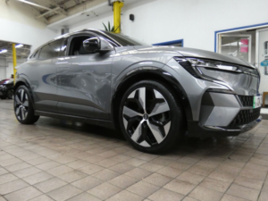 2024 Renault Megane E-Tech 60kwh Techno+ Hatchback 5dr Electric Auto (optimum Charge) (220 Ps) in Grey — image 5