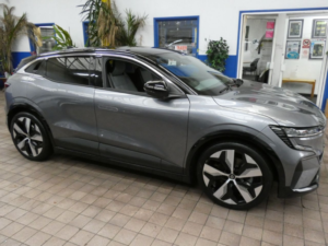 2024 Renault Megane E-Tech 60kwh Techno+ Hatchback 5dr Electric Auto (optimum Charge) (220 Ps) in Grey — image 6