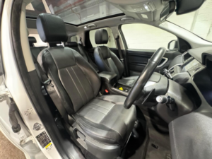 2016 Land Rover Discovery Sport 2.0 Td4 Se Tech Auto 4WD Euro 6 (s/s) 5dr in White — image 3