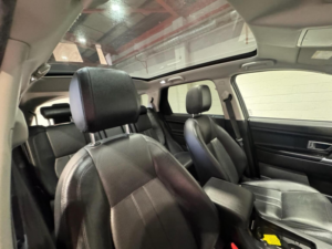 2016 Land Rover Discovery Sport 2.0 Td4 Se Tech Auto 4WD Euro 6 (s/s) 5dr in White — image 4