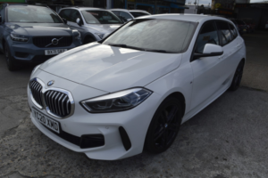 2020 BMW 1 Series 1.5 118i M Sport in White — image 3