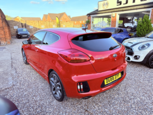 2016 Kia Proceed 1.6 T-Gdi Gt in Red — image 4