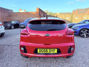 2016 Kia Proceed 1.6 T-Gdi Gt in Red — image 5