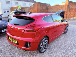 2016 Kia Proceed 1.6 T-Gdi Gt in Red — image 6
