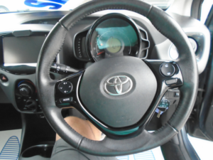 2019 Toyota Aygo 1.0 Vvt-I X-Play Hatchback 5dr Petrol Manual Euro 6 (71 Ps) in Grey — image 2