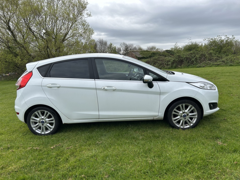 2014 Ford Fiesta 1.5 Tdci Zetec in White — image 1