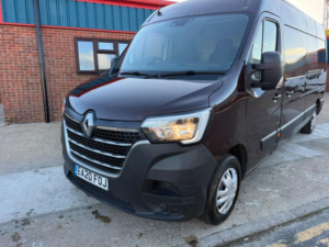 2020 Renault Master 2.3 Dci 35 Business+ Fwd Lwb Medium Roof Euro 6 4dr in White — image 3