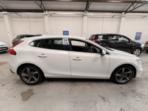 2015 Volvo V40 1.6 R-Design D2 (115hp) in White — image 6