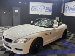 2015 BMW Z4 2.0 Z4 Sdrive20i M Sport Roadster in White — image 3
