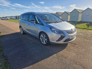 2014 Vauxhall Zafira Tourer 1.4 I Turbo Sri in Silver — image 2