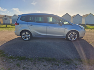 2014 Vauxhall Zafira Tourer 1.4 I Turbo Sri in Silver — image 3