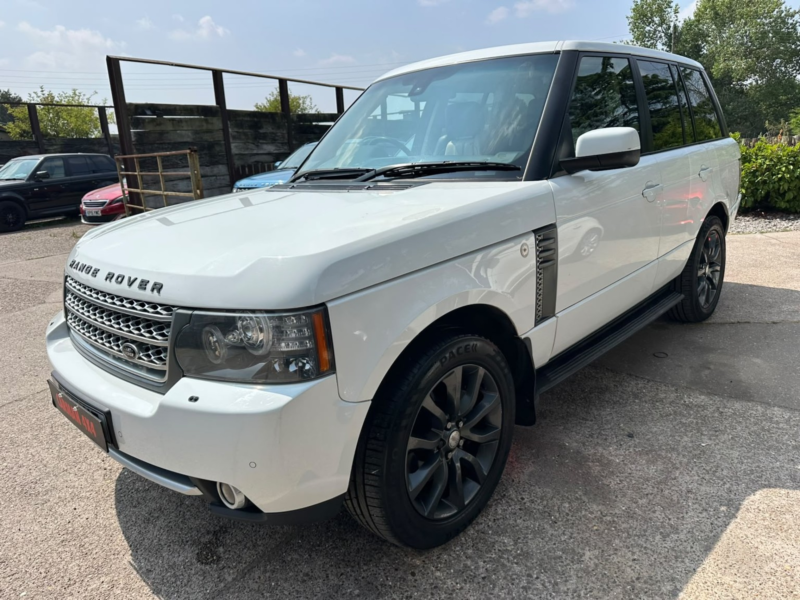 2011 Land Rover Range Rover 5.0 V8 Autobiography in White — image 1