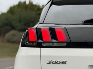 2018 Peugeot 3008 1.6 Bluehdi Allure Eat Euro 6 (s/s) 5dr in White — image 6