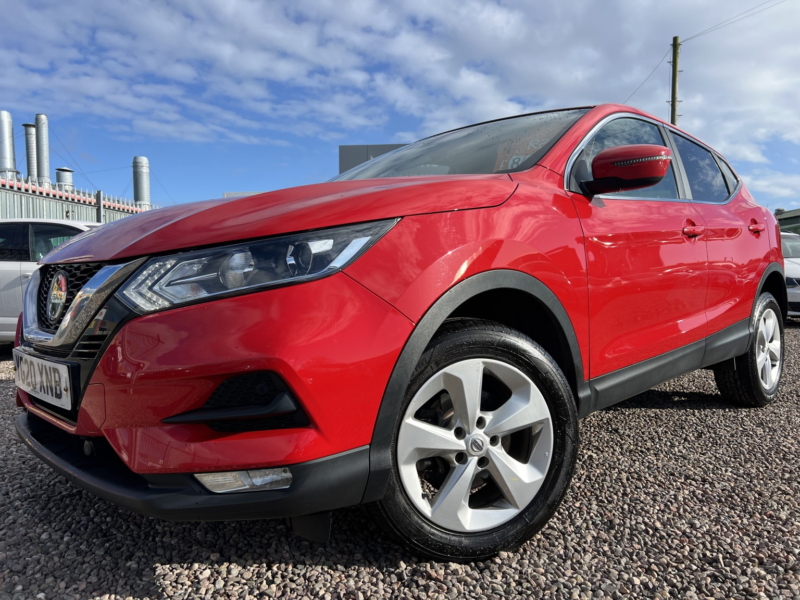2020 Nissan Qashqai 1.3 Dig-T Acenta Premium in Red — image 1