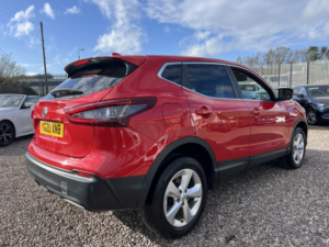 2020 Nissan Qashqai 1.3 Dig-T Acenta Premium in Red — image 2