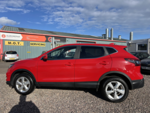 2020 Nissan Qashqai 1.3 Dig-T Acenta Premium in Red — image 6