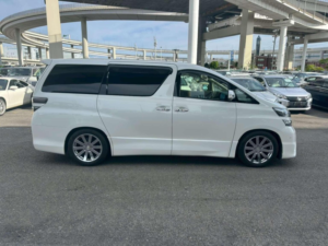 2010 Toyota Vellfire 2.4 Z Platinum Selection 2 5dr 7 Seats in White — image 2