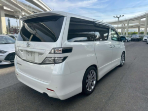 2010 Toyota Vellfire 2.4 Z Platinum Selection 2 5dr 7 Seats in White — image 3
