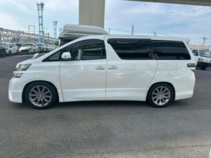 2010 Toyota Vellfire 2.4 Z Platinum Selection 2 5dr 7 Seats in White — image 6