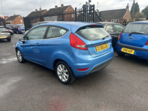 2010 Ford Fiesta 1.4 Zetec in Blue — image 5