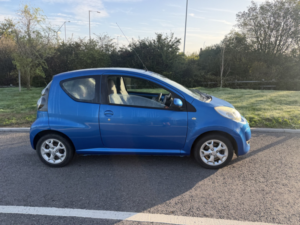 2010 Citroen C1 1.0 I Vtr+ in Blue — image 2