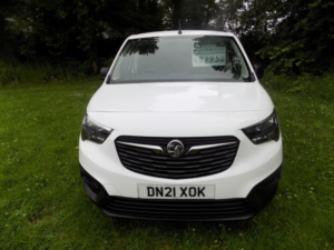 2021 Vauxhall Combo 1.5 Turbo D 2300 Dynamic L1 H1 Euro 6 4dr in White — image 2