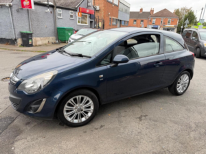 2013 Vauxhall Corsa 1.2 16v Se Euro 5 3dr in Blue — image 3