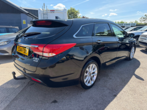 2014 Hyundai I40 1.7 Crdi Style Estate 5dr Diesel Auto Euro 5 (136 Ps) in Black — image 6