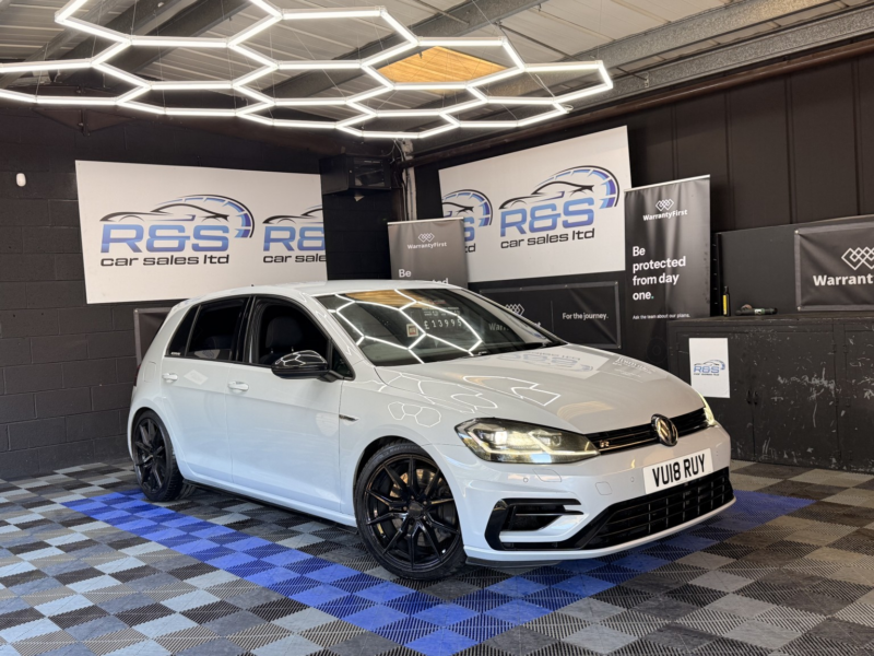 2018 Volkswagen Golf 2.0 Tsi R in Silver — image 1